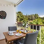 Modern With Balcony, Bikes & Parking - Pinnacle