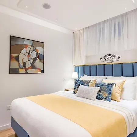 Exquisite Couples Delight With Free Bikes & Parking