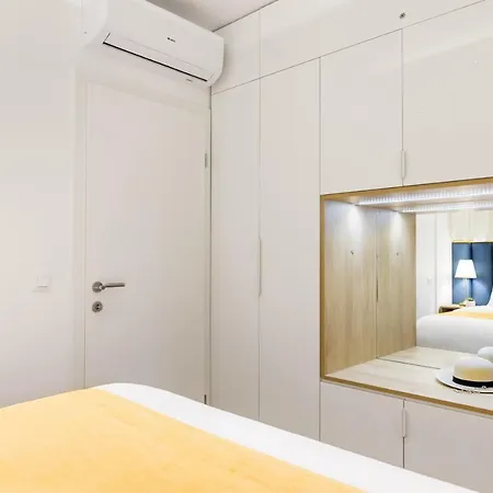 Apartment Exquisite Couples Delight With Free Bikes & Parking