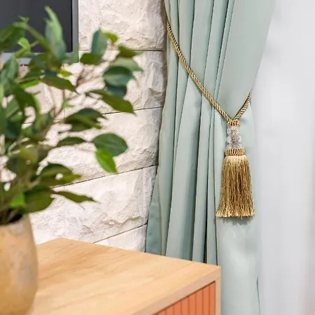 Apartment Exquisite Couples Delight With Free Bikes & Parking *