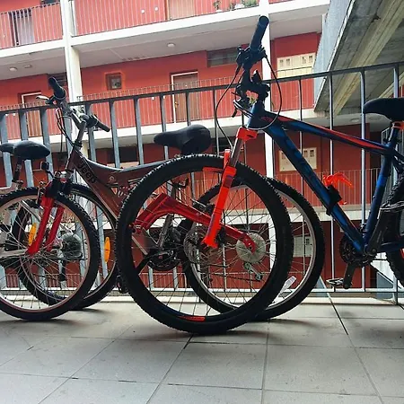 Apartment Exquisite Couples Delight With Free Bikes & Parking Split