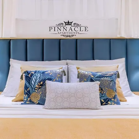 Apartment Modern With Balcony, Bikes & Parking - Pinnacle *