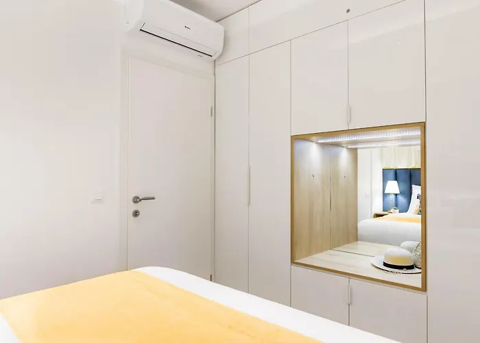 Apartman Exquisite Couples Delight With Free Bikes & Parking