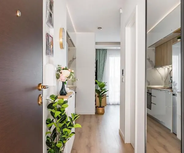 Exquisite Couples Delight With Free Bikes & Parking Apartman *