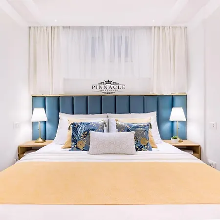 Exquisite Couples Delight With Free Bikes & Parking Daire