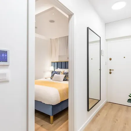 Daire Exquisite Couples Delight With Free Bikes & Parking Split